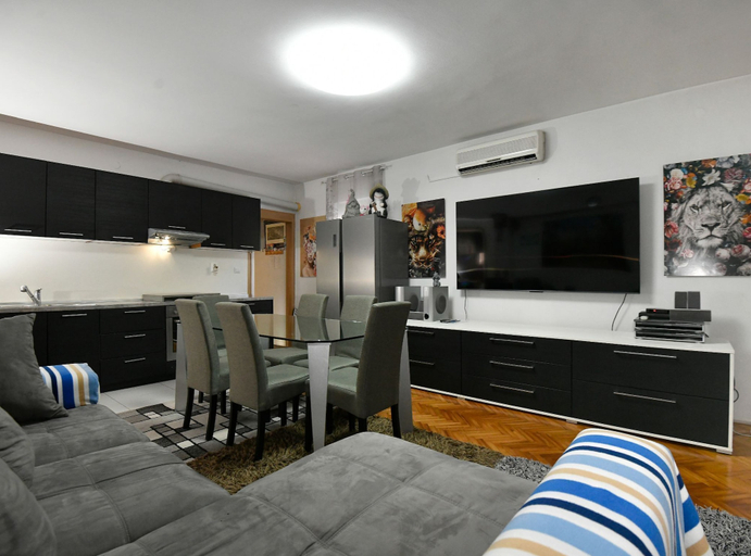 Others 5, Apartment Dario With Terrace And BBQ, Zadar
