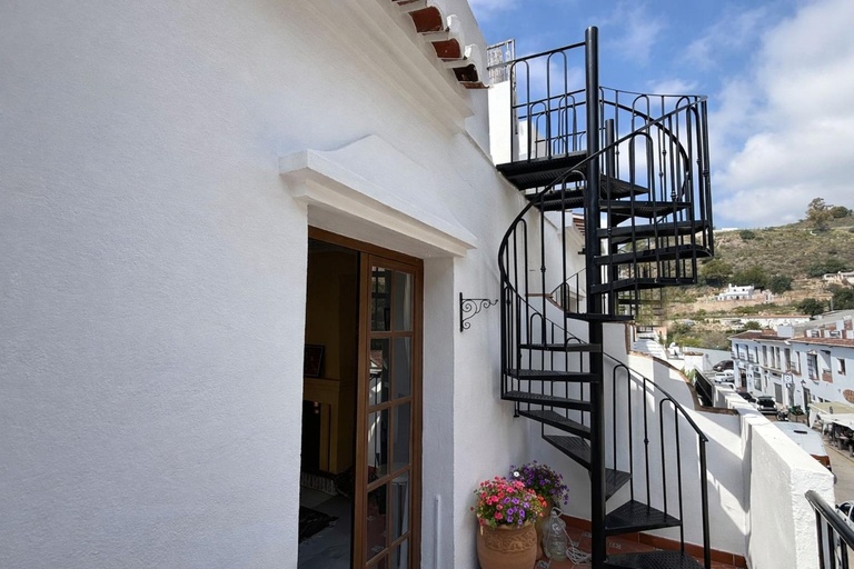 Others 3, Charming 3-Bedroom Apartment in Scenic Frigiliana, Málaga
