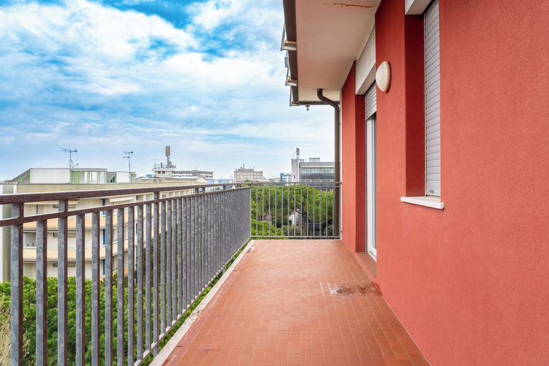 Balcony 2, Side sea View Flat for six Near Bibione Beach, Venezia