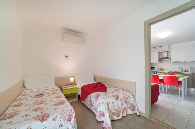 Bedroom 5, 2 - Super Villaggio Planetarium Resort 2 Bedroom Apartment Sleeps 6, Venezia