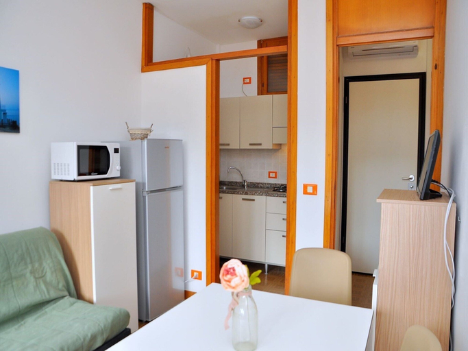Dining, Lovely Apartment With Garden View - Beahost, Venezia