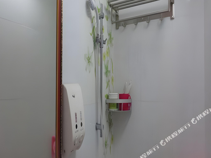 Bathroom 3, Kowloon Hostel (Sun Hing Bldg.), Kowloon