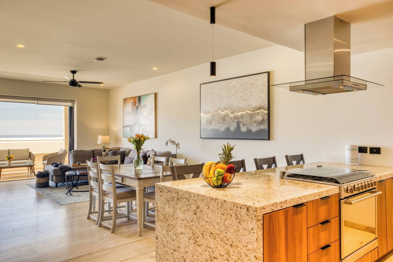 Dining room 5, Group Apt #13 #16, no View, 3br, 12 pax, La Paz