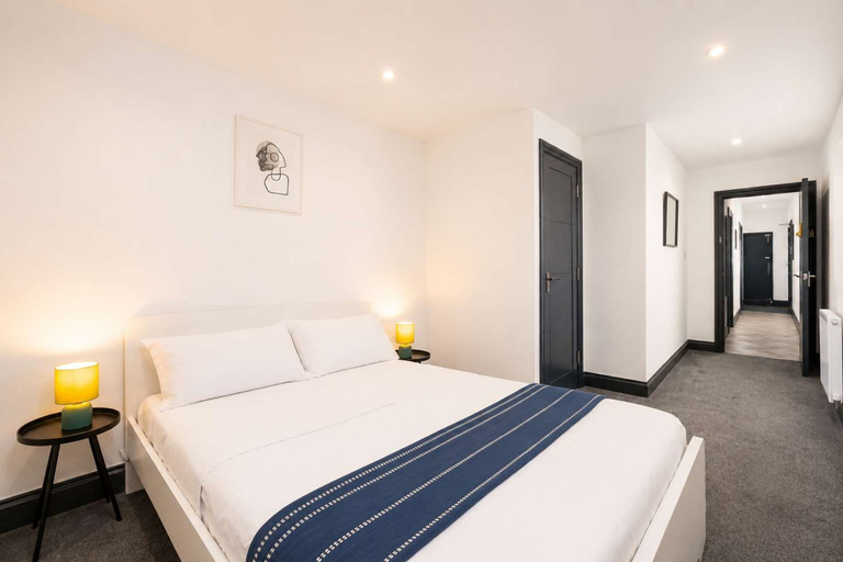 Room 3, 3-bed Sea View Apt Sleeps 8 Brighton, Brighton and Hove