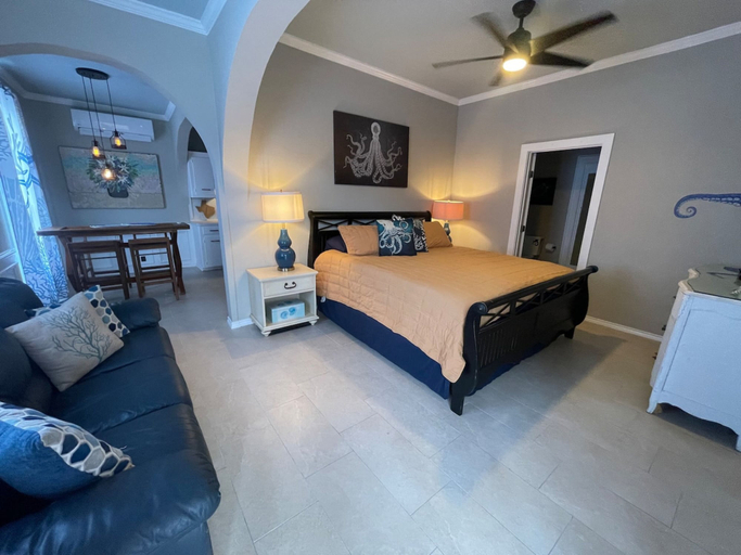 Living area 3, Stylish Condos in Galveston, Galveston