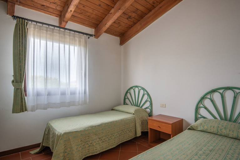 Bedroom 5, Charming Sea & Villas Villa - Extra Bed Possible Num2102, Sassari