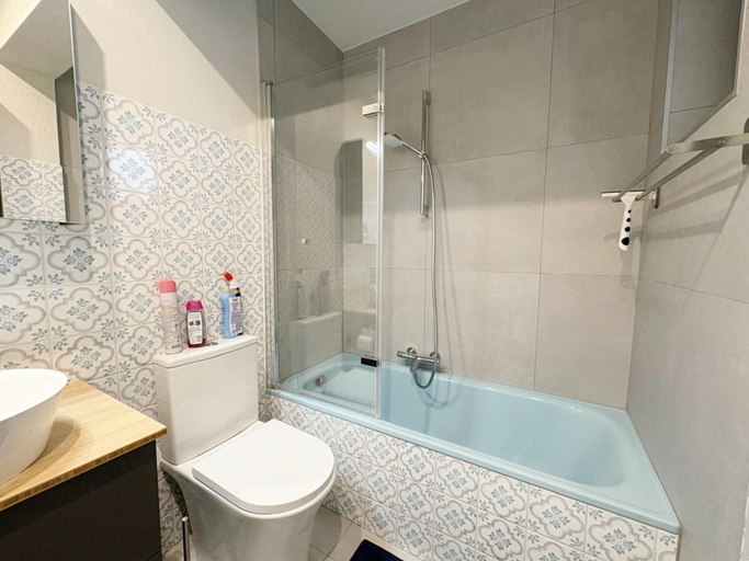 Bathroom 5, Cozy Coastal Apartment With Dual Terraces, West-Vlaanderen