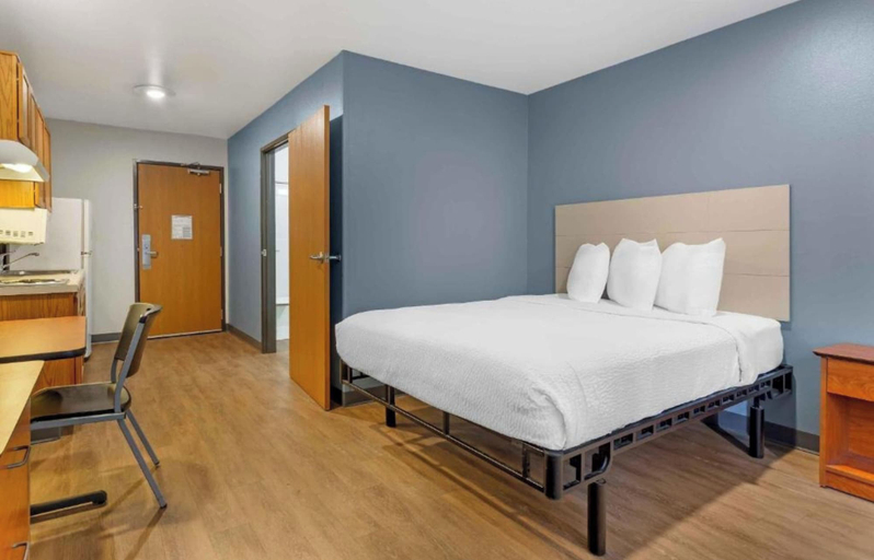 Room 4, Motel 6 Suites Fort Myers FL, Lee