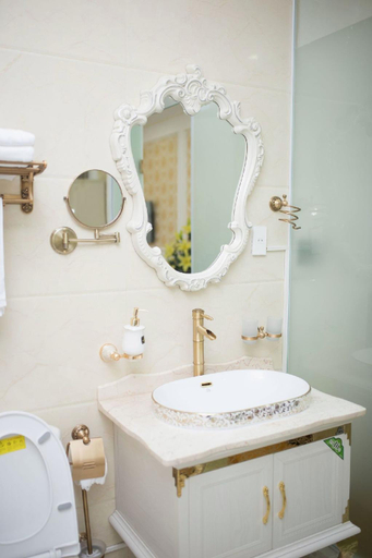 Bathroom 4, King's Hotel My Dinh, Từ Liêm