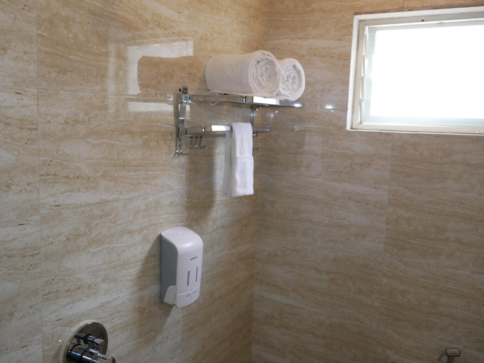 Bathroom 3, Surendra Landmark By Spree Hotels, Bhopal