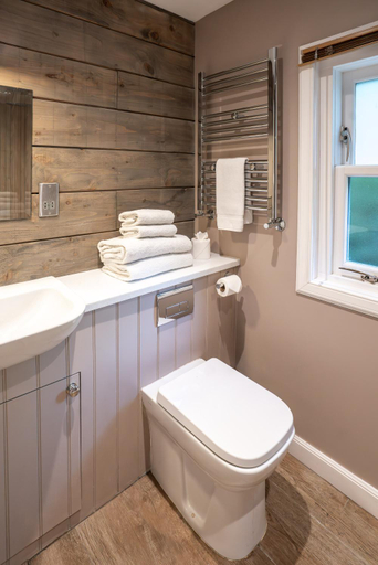 Bathroom 2, The Kilchrenan Inn, Argyll and Bute