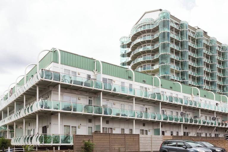 Exterior & Views, Skyvillion - Tower Point Enfield 1bed With Balcony, London