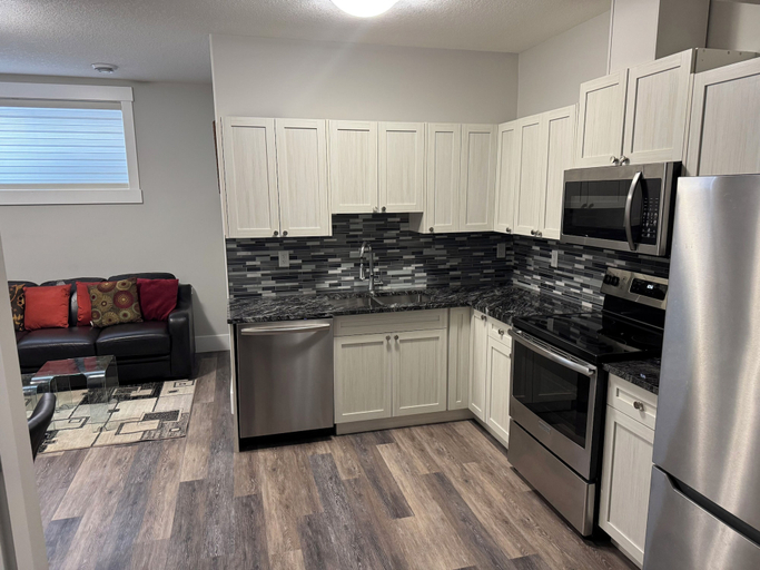 Interior 5, Elegant 2-bedroom Basement Suite in Wood Buffalo, Canada, Division No. 16