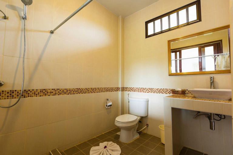 Bathroom 3, Nakakiri Resort and Spa, Thong Pha Phum