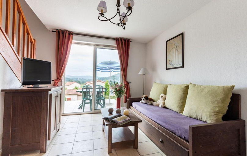 Living room 5, 8-guest Carayac Villa With Heated Pool, Lot