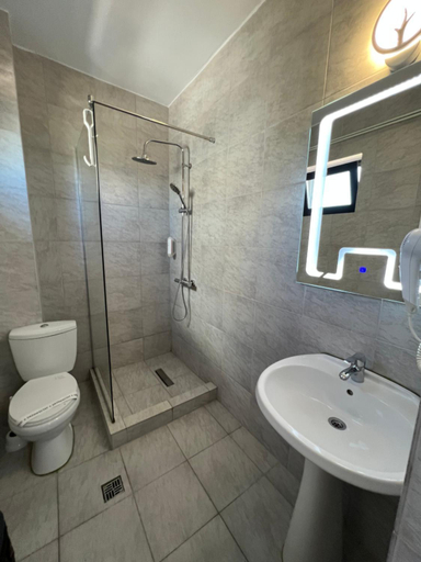 Bathroom 4, Hotel Minion L II, Constanta