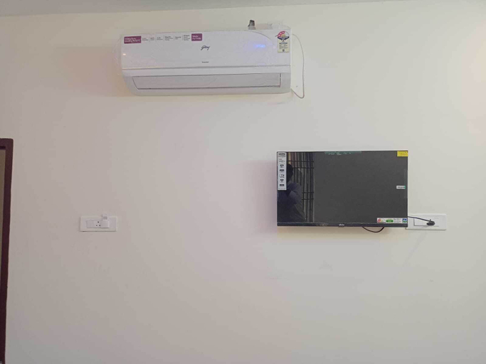 Television, Rayar Residency, Tiruvannamalai