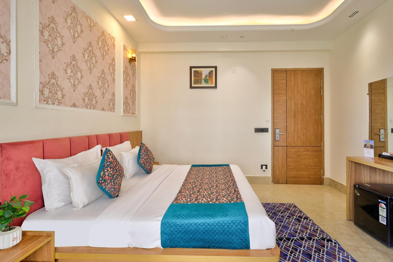 2, Qotel Signature - Golf Course Road, Gurgaon