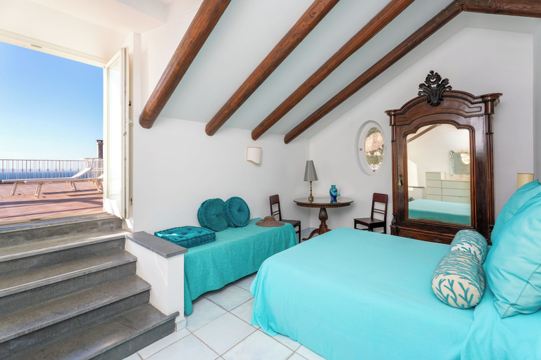 Room 3, YourHome - La Terrazza nel Blu, Napoli