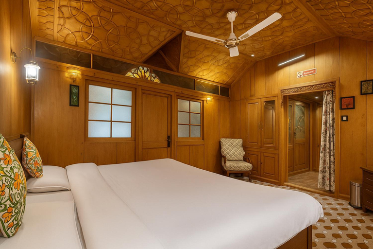 Bedroom 2, HAYAT Group OF Houseboats, Srinagar