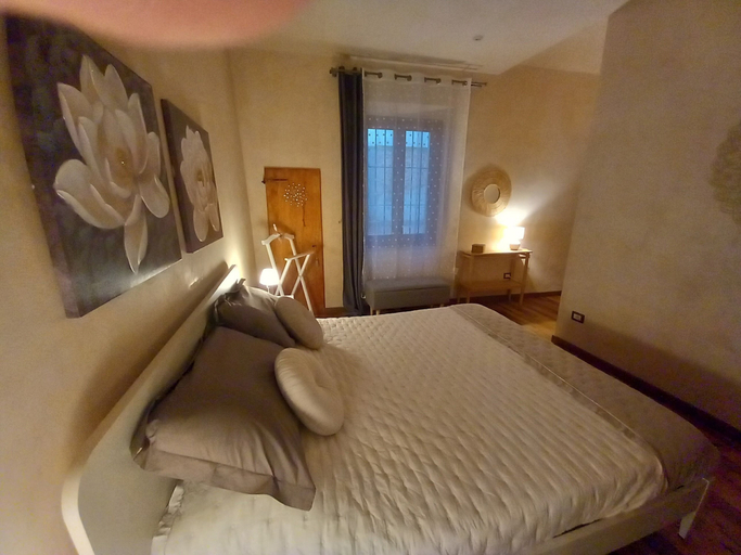 Room 3, Casa Clery Tuscan Style Breakfast Included, Florence