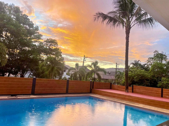 Pool 4, Khao Lak - Loft Suite With 2 King Size Beds, Bathroom With Bathtub, Takua Pa