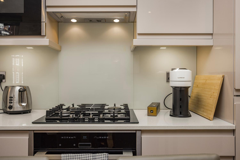 4, Fitzrovia Apartments 3BR Sleeps 12 Oxford-2, London