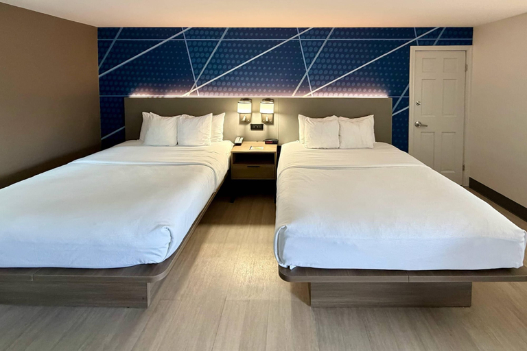 Bedroom 4, Comfort Inn & Suites Sturbridge - Brimfield, Worcester
