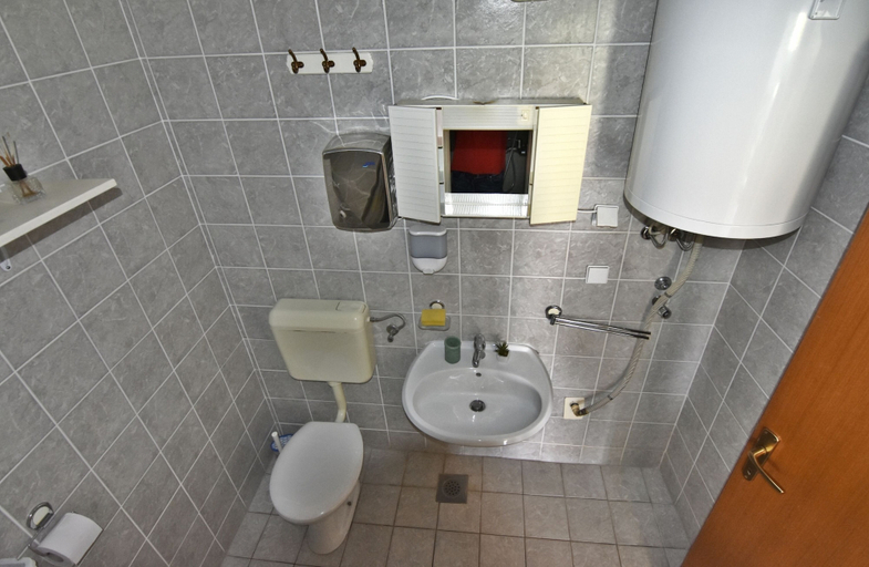 Bathroom 2, Prime Location Apartment Nicely Equipped, Umag