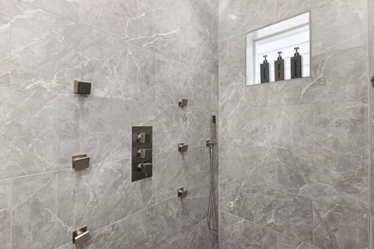 Room 2, Perfect Houston Group Stay for 12 With 6 Beds 6 Baths, Houston