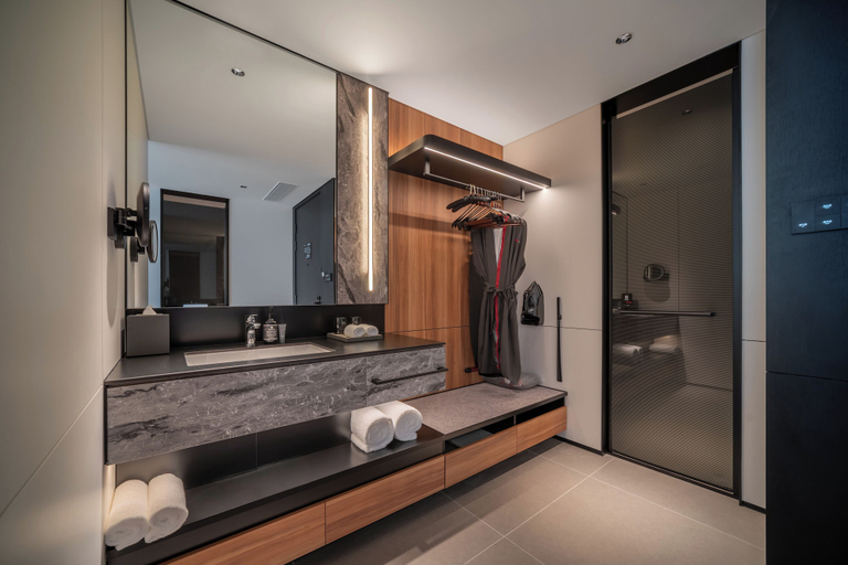 Bathroom 3, Intercity Hotel Yantai Downtown, Yantai