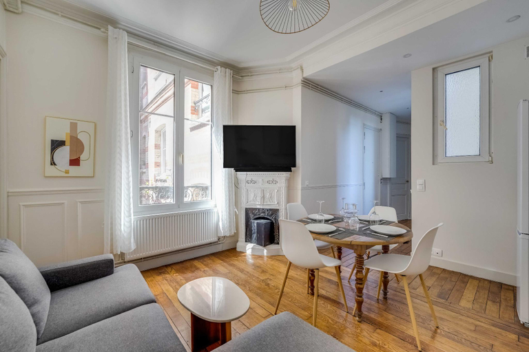 3, 2BDR/4P apartment near Batignolles, Paris