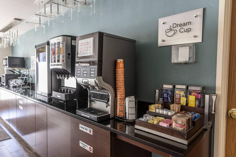 Food & Drinks 5, Sleep Inn & Suites Evansville - Casper, Natrona