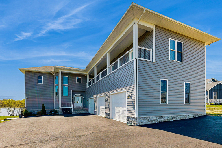 Exterior 3, Charming Dog-friendly Lakefront Villa With Private Dock, Firepit, Stunning Views, Orange