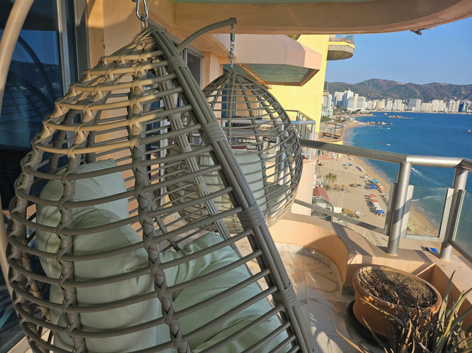 Balcony, Tropical Paradise Getaway in Acapulco With Private Infinity Pool, Acapulco de Juárez