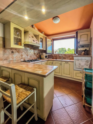 Private kitchen 2, House 10 minutes by car from the beach, Olbia-Tempio