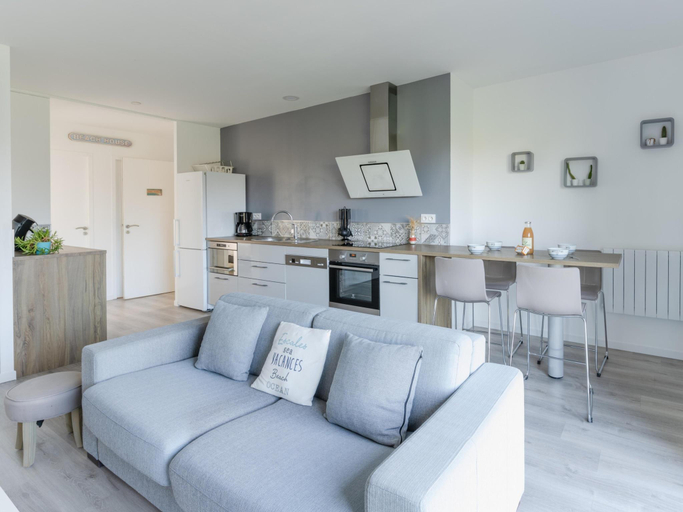 Interior view 2, Apartment in Ploudalmézeau near Treompan Beach, Finistère