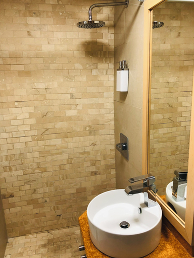 Bathroom shower, Isla Verde Beachfront Retreat With Parking