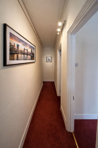 Interior 5, Charming 2-bedroom House in Vibrant Fulham, London, London