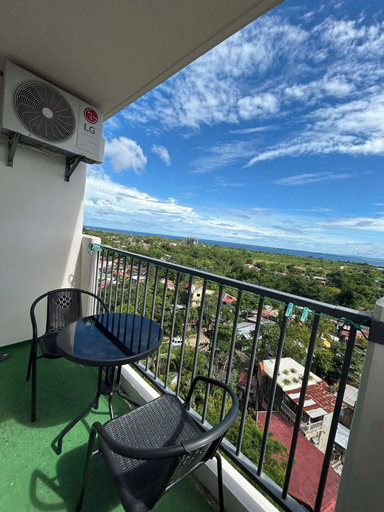 Balcony 3, Relaxing Getaway at Saekyung Phase 3 Near Airport, Lapu-Lapu City
