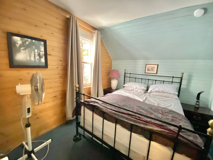 Bedroom 2, 4 Bedroom Cottage On Manitoulin Island - Next to Sandy Beach!, Manitoulin