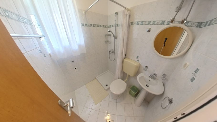 Bathroom, Cozy and Practical Studio in Šćavonija, Umag