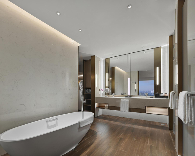 Bathroom 3, Hyatt Regency Shanghai Songjiang, Shanghai