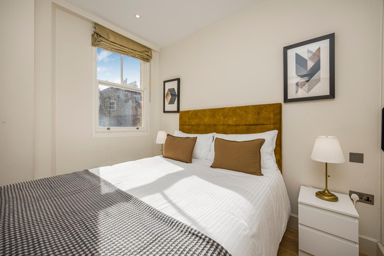5, Fitzrovia Apartments 3BR Sleeps 12 Oxford-2, London