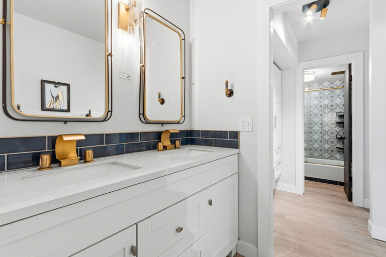 Bathroom 2, Coastal Comfort Steps From Csu, Pool, Gym, Sauna, Larimer