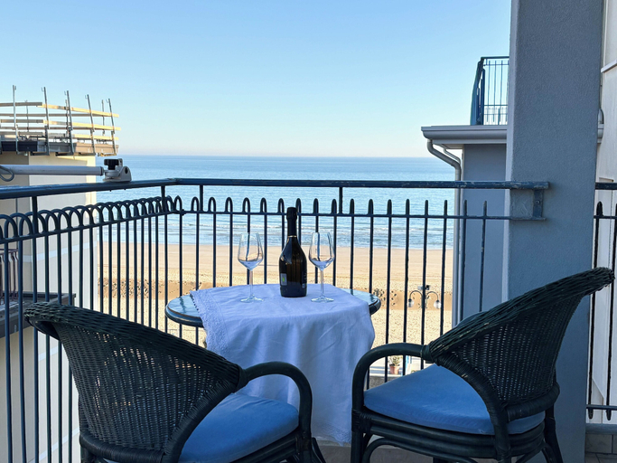Outdoor dining, Charming Flat in Jesolo, Venezia