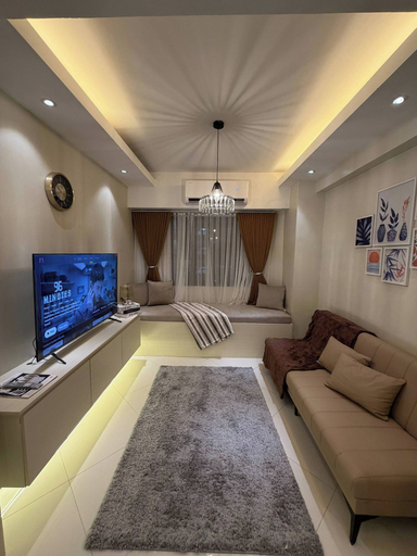 Living room, The Luxe Forbeswood BGC, Taguig