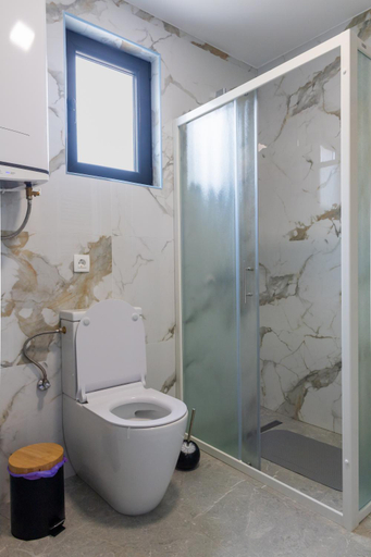 Bathroom 3, Apartments CENTER OF THE WORLD