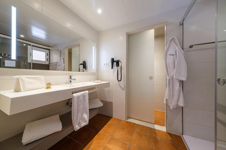 Bathroom 5, Oassium Hotel - Adults Only, Tarragona