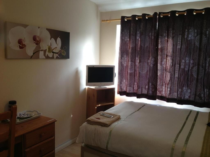Bedroom 3, Double Room private shower room deg-yr, London
